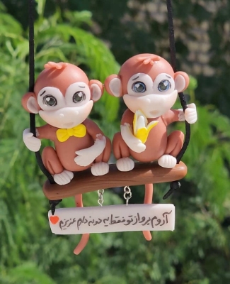تصویر  آویز میمون های عاشق