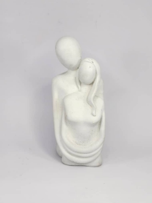 تصویر  تندیس آغوشی سفید